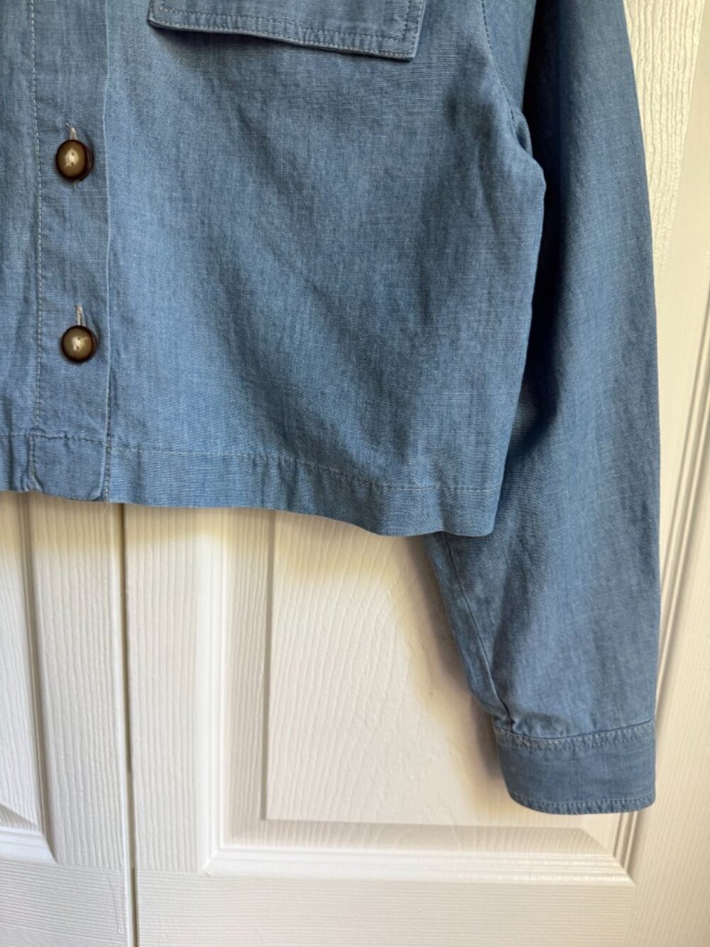 Cropped chambray shirt - Picture 7 of 11